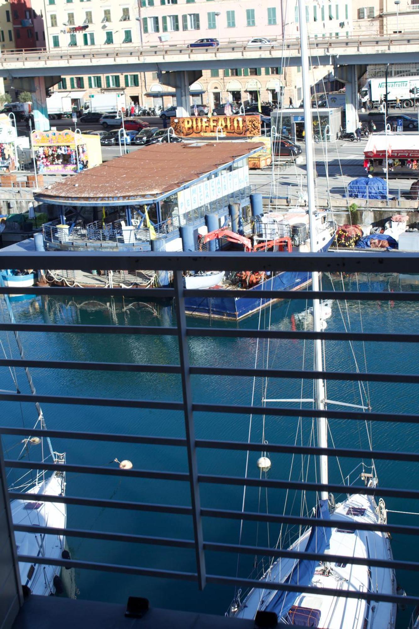 H2Ome - Il Cembalo Vista Baia E Citta, Balcone O Terrazzo, Parcheggio Su Richiesta Lejlighed Genova Eksteriør billede